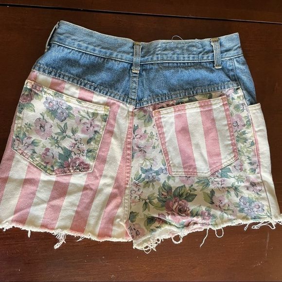 Vintage Not Guilty Red Stripe Flowers Jean Shorts - Picture 7 of 14
